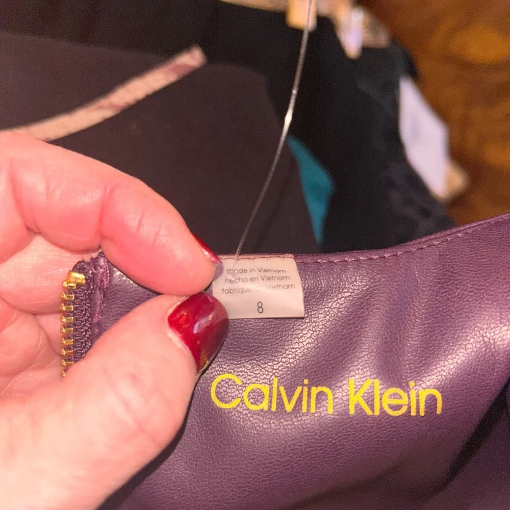 Womens Calvin Klein dark Purple/eggplant color faux Leather NWT size 8 - Picture 8 of 12